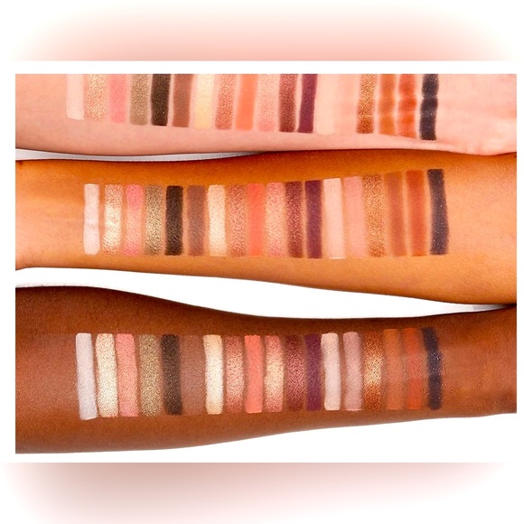 Too Faced Sweet Peach Eye Shadow Palette - Picture 2 of 3